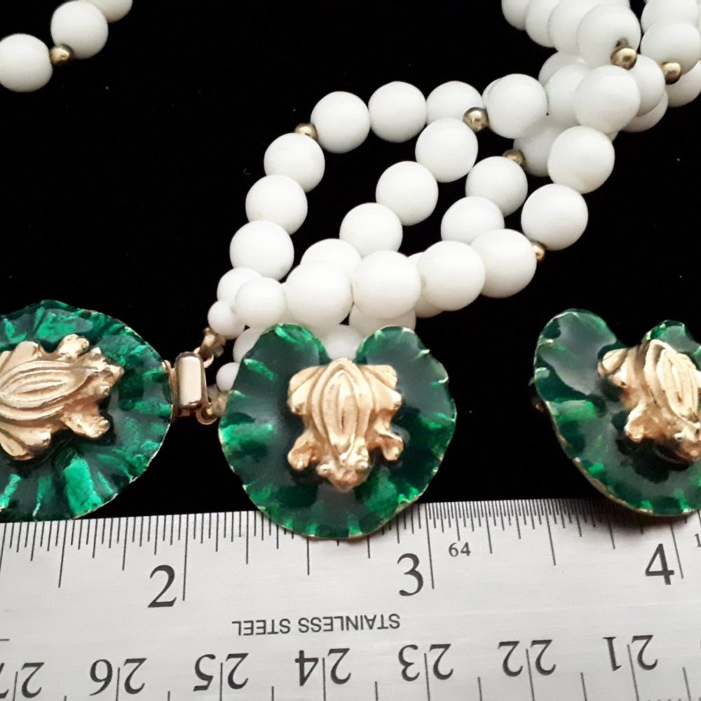 Frog Gay Boyer Demi Parure Milk Glass beads - Picture 8 of 12